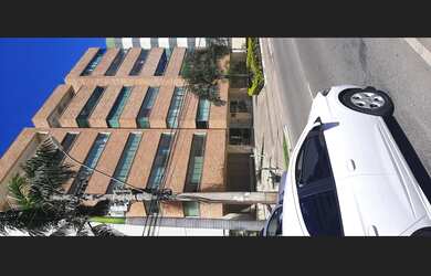 Imagem: O apartamento possui 2 Dormitórios, 1 Suíte, 2 Banheiros