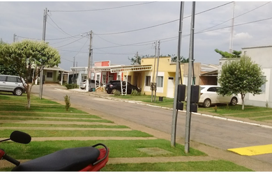 Imagem: A casa em condomínio para alugar possui 2 Dormitórios, 2 Vagas