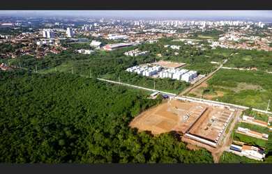 Imagem: A casa em condomínio possui 4 Dormitórios, 4 Suítes, 2 Banheiros