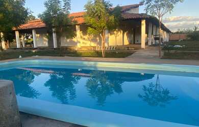 Imagem: A fazenda possui 2 Dormitórios, 2 Suítes, 3 Banheiros, 20