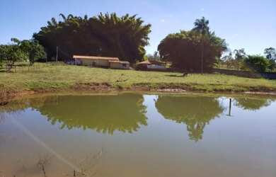 Imagem: A fazenda está localizado em Caetanópolis, MG à venda por