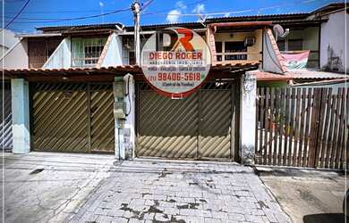 Imagem: A casa possui 2 Dormitórios, 2 Banheiros, Acomodam 4 pessoas