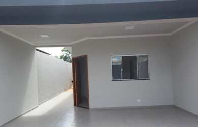 Imagem: A casa possui 4 Dormitórios, 3 Banheiros, 2 Vagas na garagem