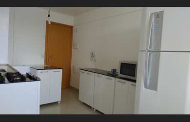 Imagem: O apartamento possui 2 Dormitórios, 1 Banheiro, 1 Vaga na garagem