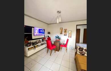 Imagem: O apartamento possui 2 Dormitórios, 1 Suíte, 2 Banheiros