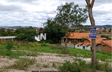 Imagem: O terreno possui 10.000m² de Área e está localizado em Gravatá