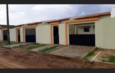 Imagem: A casa possui 2 Dormitórios, 1 Suíte, 2 Banheiros, 2 Vagas