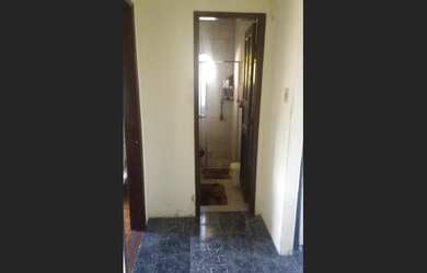 Imagem: A casa possui 2 Dormitórios, 2 Banheiros, 2 Vagas na garagem