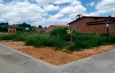 Imagem: O terreno possui 750m² de Área e está localizado em Filadélfia