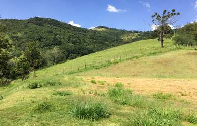 Imagem: O terreno possui 26.000m² de Área e está localizado em Camanducaia