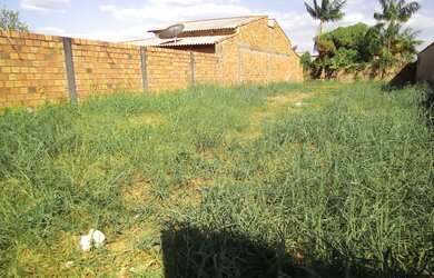 Imagem: O terreno possui 3.502m² de Área e está localizado em Porto