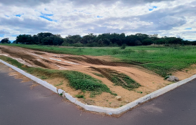 Imagem: O terreno possui 2.500m² de Área e está localizado em Saúde