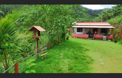 Imagem: A fazenda possui 2 Dormitórios e 1 Banheiro e está localizado