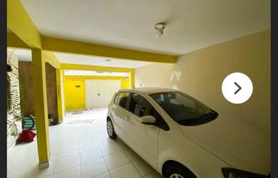 Imagem: A casa possui 3 Dormitórios, 3 Banheiros, 3 Vagas na garagem