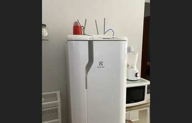 Imagem: O apartamento possui 2 Dormitórios, 1 Banheiro, Acomodam 4