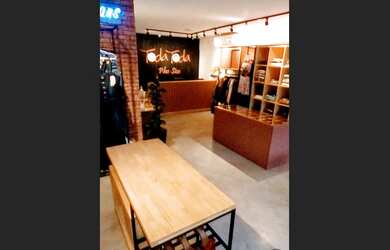 Imagem: A loja possui 1 Banheiro, 2 Vagas na garagem, 120m² de Área