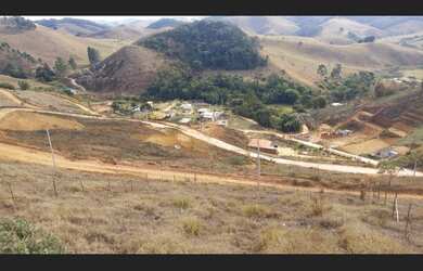 Imagem: O terreno possui 750m² de Área, Imóvel novo e está localizado