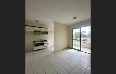 Imagem: O apartamento possui 2 Dormitórios, 1 Suíte, 2 Banheiros