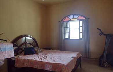 Imagem: A casa possui 2 Dormitórios, 1 Suíte, 3 Banheiros, 1 Vaga