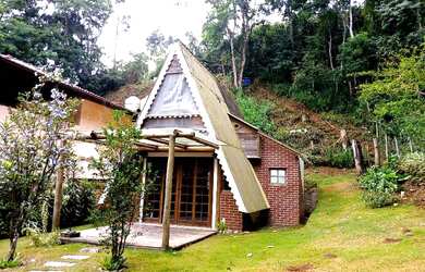 Imagem: A pousada chalé possui 1 Dormitório, 1 Banheiro, 1 Vaga na