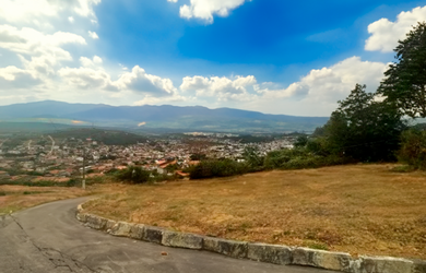 Imagem: O terreno possui 300m² de Área e está localizado em Caldeirão