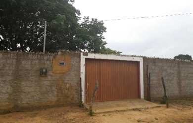 Imagem: A casa possui 2 Dormitórios, 1 Banheiro, 1.018m² de Área