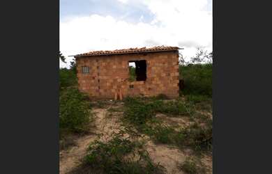 Imagem: O terreno possui 1 Dormitório, 1 Banheiro, 161.172m² de Área