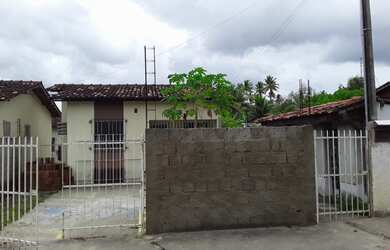 Imagem: A casa possui 2 Dormitórios, 1 Banheiro, Acomodam 2 pessoas