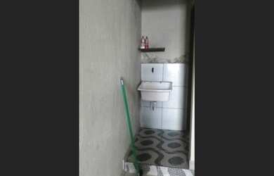 Imagem 4: Dormitório simples, térreo, banheiro e entrada independente, setor trad,...