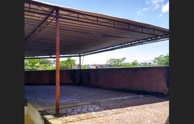 Imagem: A casa possui 2 Dormitórios, 1 Banheiro, 130-0m² de Área