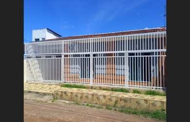 Imagem: A casa em condomínio possui 3 Dormitórios, 1 Suíte, 1 Banheiro