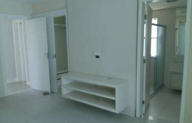 Imagem: A casa em condomínio possui 4 Dormitórios, 4 Suítes, 6 Banheiros