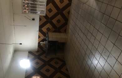 Imagem: A casa possui 4 Dormitórios, 2 Banheiros e 1 Vaga na garagem