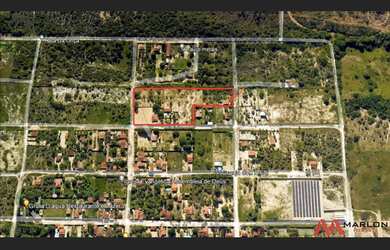 Imagem: O terreno possui 12.800m² de Área Privada e está localizado