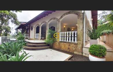 Imagem 1: Casa em Fradinhos. 447m² de Área Privada, 4 Vagas na garageme3 Dormitórios