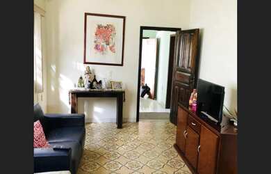 Imagem: O apartamento possui 2 Dormitórios, 1 Banheiro, 2 Vagas na