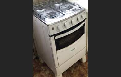 Imagem: A kitnet possui 1 Dormitório, 1 Banheiro, Acomodam 2 pessoas