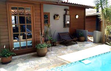 Imagem: A casa em condomínio possui 3 Dormitórios, 1 Suíte, 3 Banheiros