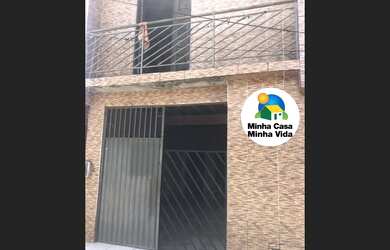 Imagem: A casa possui 2 Dormitórios, 1 Suíte, 2 Banheiros, Acomodam