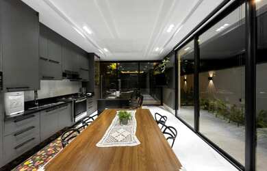 Imagem: A casa em condomínio possui 3 Dormitórios, 1 Suíte, 2 Banheiros