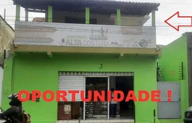 Imagem: O apartamento possui 2 Dormitórios, 1 Suíte, 1 Banheiro, Acomodam
