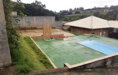 Imagem: A fazenda possui 3 Dormitórios, 1 Suíte, 2 Banheiros, 6 Vagas