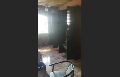 Imagem: O apartamento possui 5 Dormitórios, 1 Suíte, 2 Banheiros