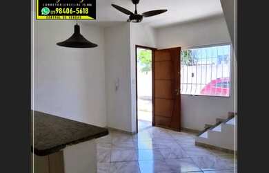 Imagem: A casa em condomínio possui 2 Dormitórios, 2 Banheiros, Acomodam