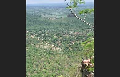 Imagem: A fazenda possui 4 Dormitórios, 2 Banheiros, 2.935.000m² de