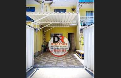 Imagem: A casa possui 2 Dormitórios, 2 Banheiros, Acomodam 4 pessoas