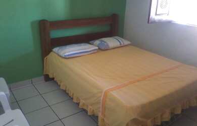 Imagem: A casa possui 3 Dormitórios, 3 Suítes, 4 Banheiros, Acomodam