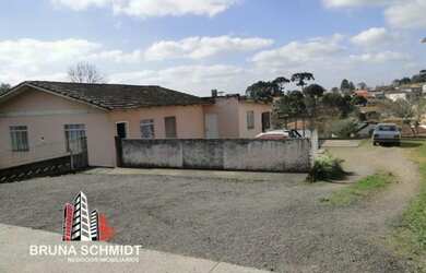 Imagem: A casa possui 4 Dormitórios, 2 Banheiros, Acomodam 8 pessoas