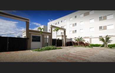 Imagem: O apartamento possui 2 Dormitórios, 1 Banheiro, 1 Vaga na garagem