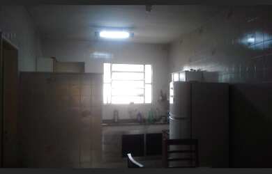 Imagem: A casa possui 3 Dormitórios, 4 Banheiros, 1 Vaga na garagem